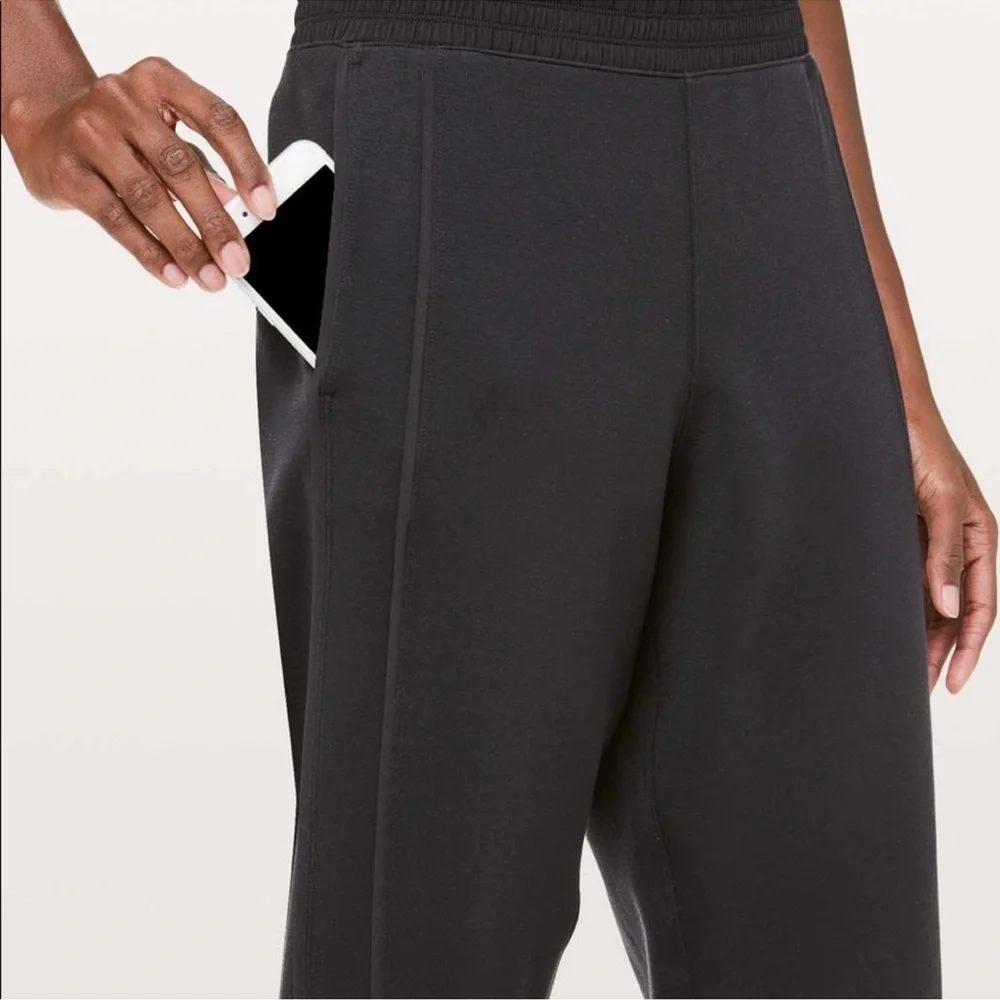 Lululemon Cropped Black Pants Light Strides Crop 23" Black - Picture 3 of 8